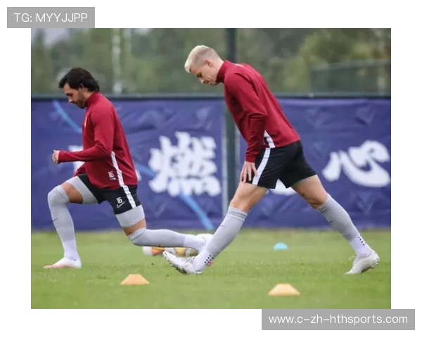 哈兰德凭力量优势多次打穿对方中线:力量、节奏与中场的博弈 哈兰德凭力量优势多次打穿对方中线:力量、节奏与中场的博弈